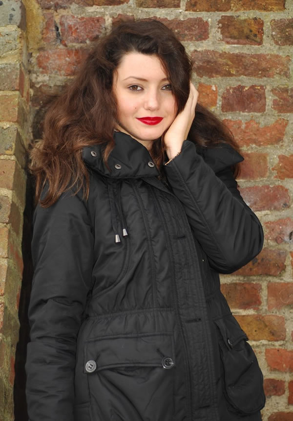 Нина, 24